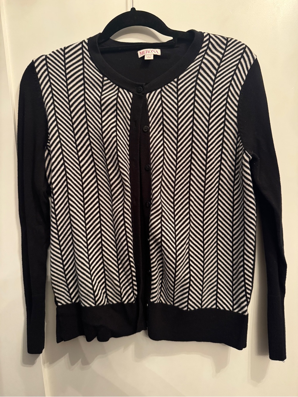 Black & White Chevron-Pattern Button Cardigan Sweater